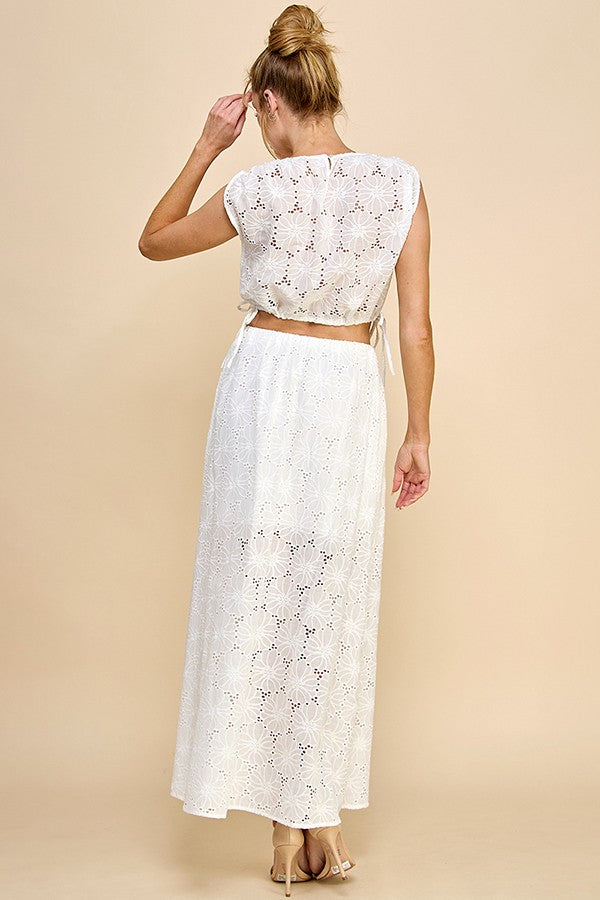 Blissful White Eyelit Cotton Set